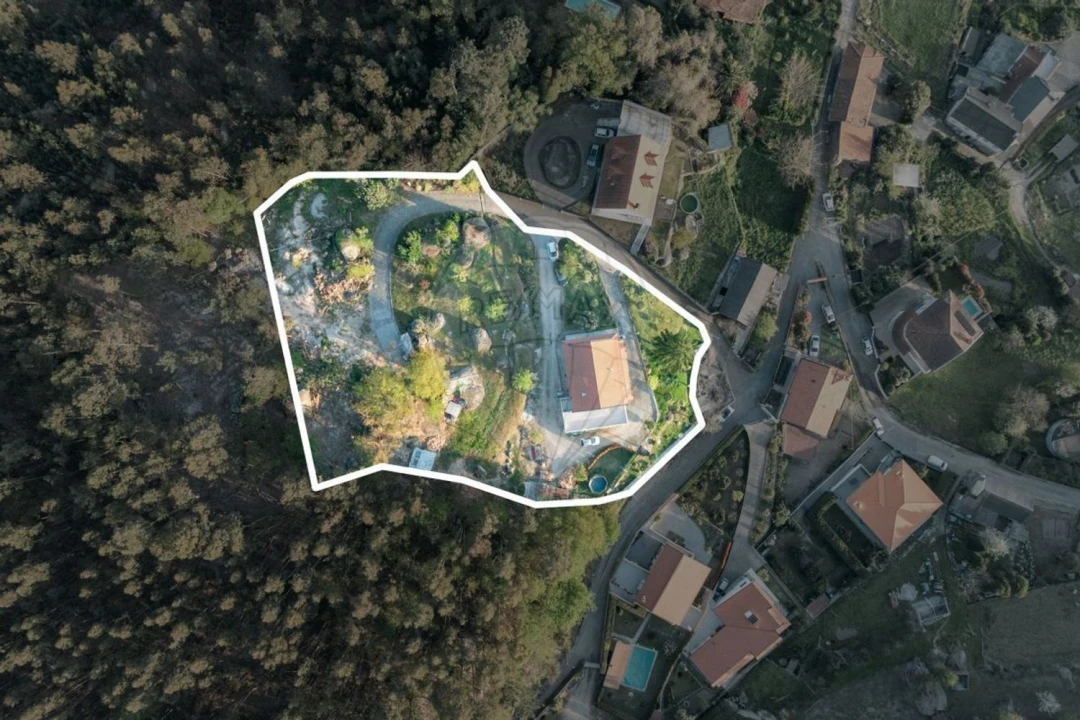 Moradia T6 para Venda em Abação e Gémeos Foto 13