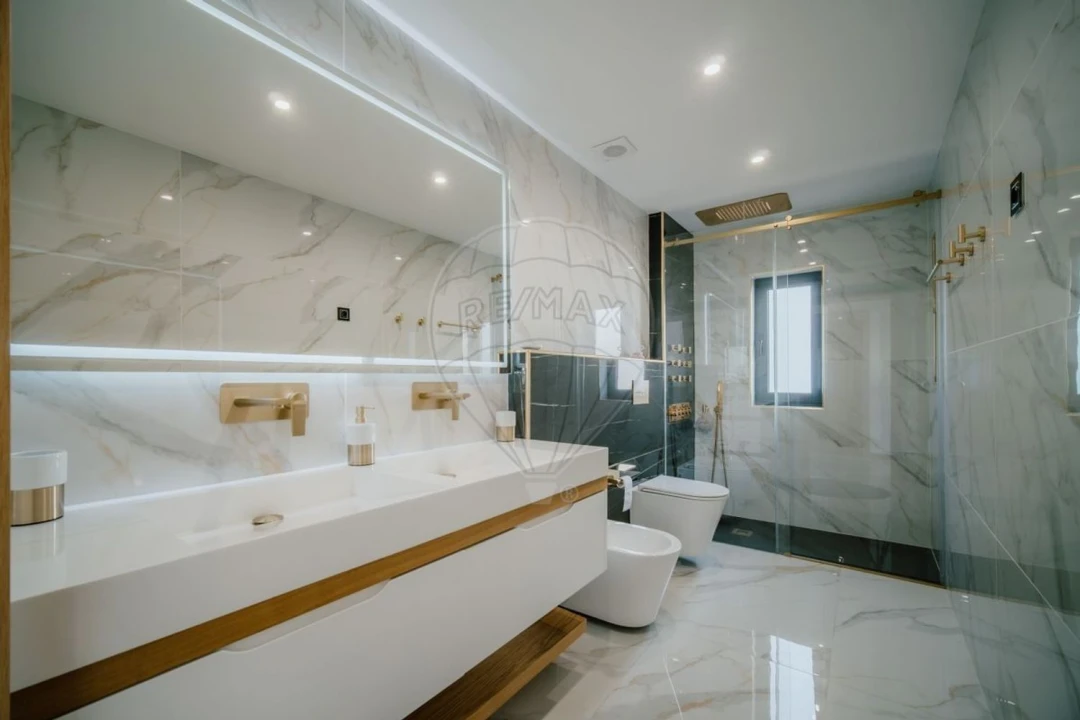 Moradia T6 para Venda em Abação e Gémeos Foto 19