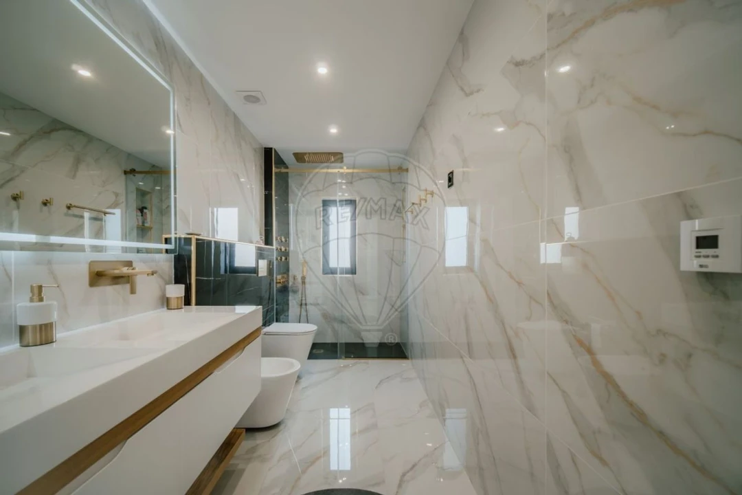 Moradia T6 para Venda em Abação e Gémeos Foto 20