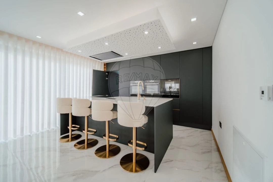 Moradia T6 para Venda em Abação e Gémeos Foto 29