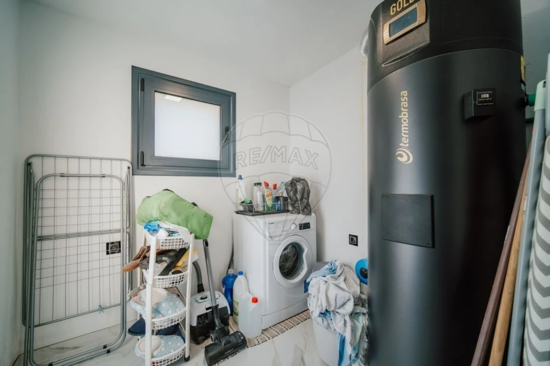 Moradia T6 para Venda em Abação e Gémeos Foto 31