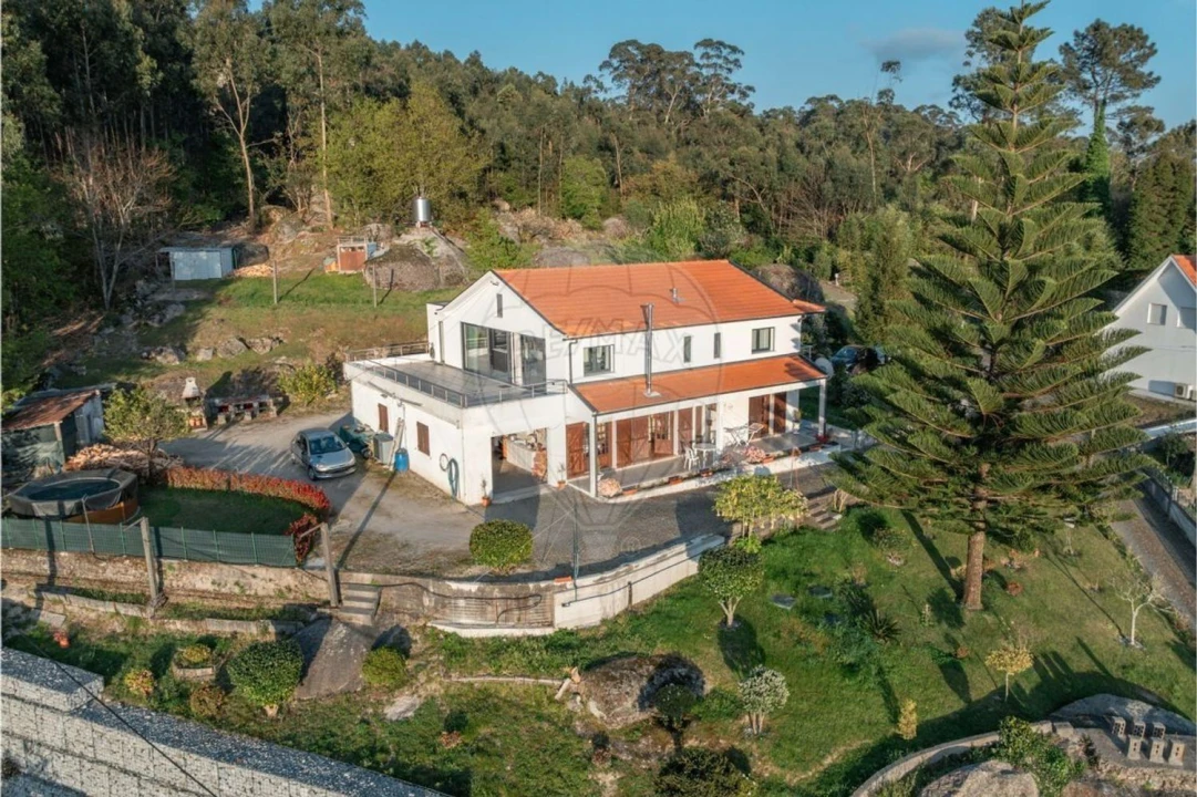 Moradia T6 para Venda em Abação e Gémeos Foto 4