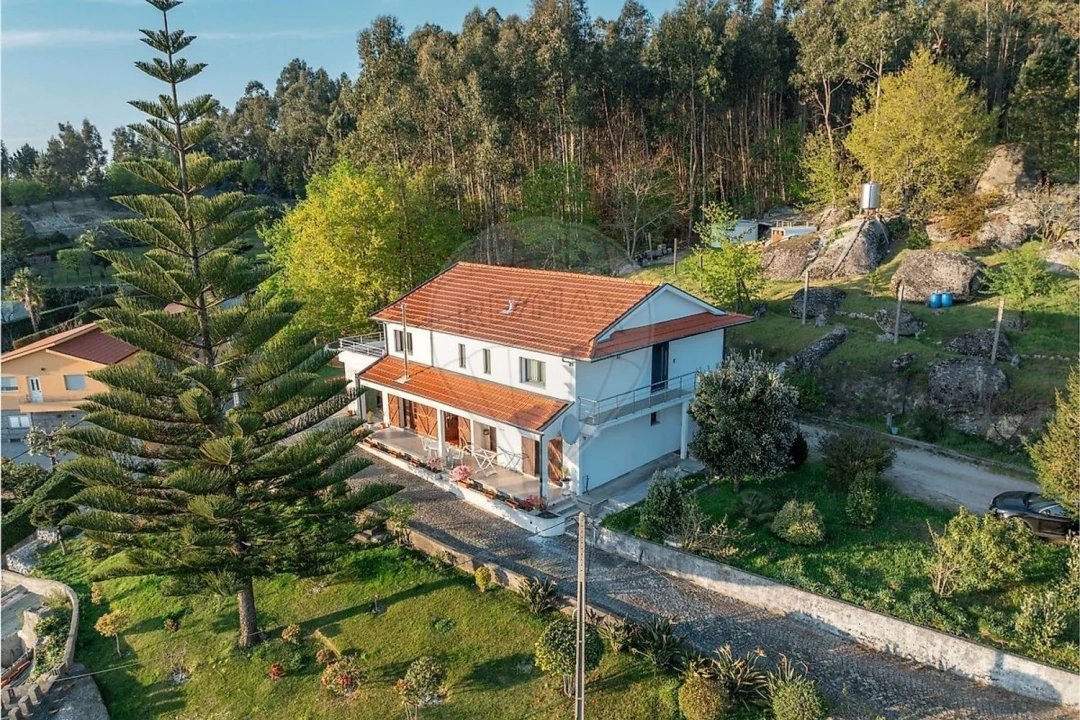 Moradia T6 para Venda em Abação e Gémeos Foto 7