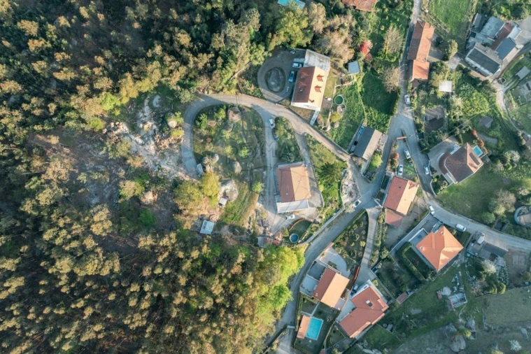 Moradia T6 para Venda em Abação e Gémeos Foto 11