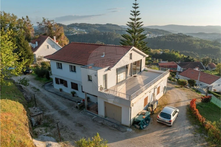 Moradia T6 para Venda em Abação e Gémeos Foto 2