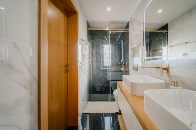 Moradia T6 para Venda em Abação e Gémeos Foto 22