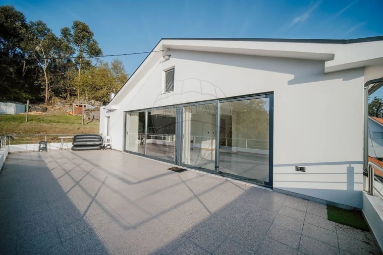 Moradia T6 para Venda em Abação e Gémeos Foto 33