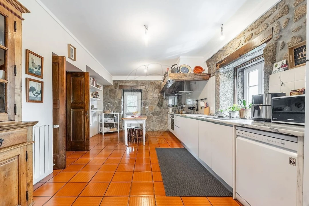 Moradia T4 para Venda em Crespos e Pousada Foto 18