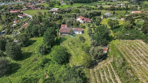 Moradia T4 para Venda em Crespos e Pousada