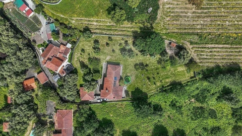 Moradia T4 para Venda em Crespos e Pousada