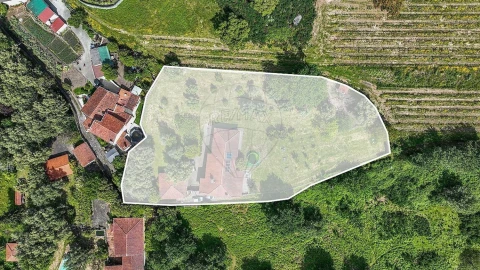 Moradia T4 para Venda em Crespos e Pousada