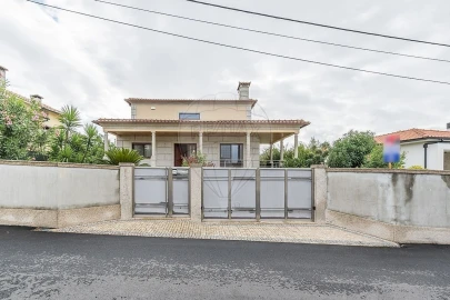 Moradia T3 para Venda em Ferreiros, Prozelo e Besteiros