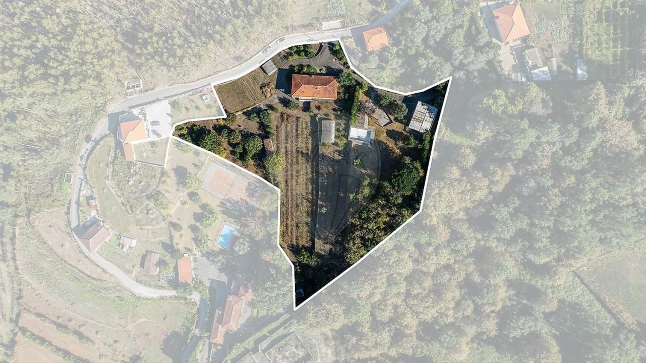 Moradia T4 para Venda em Águas Santas e Moure Foto 1