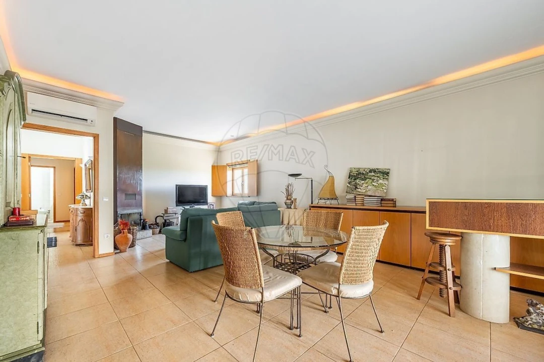 Moradia T4 para Venda em Águas Santas e Moure Foto 13