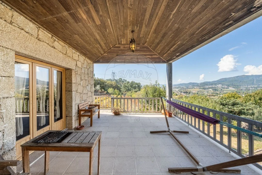 Moradia T4 para Venda em Águas Santas e Moure Foto 15