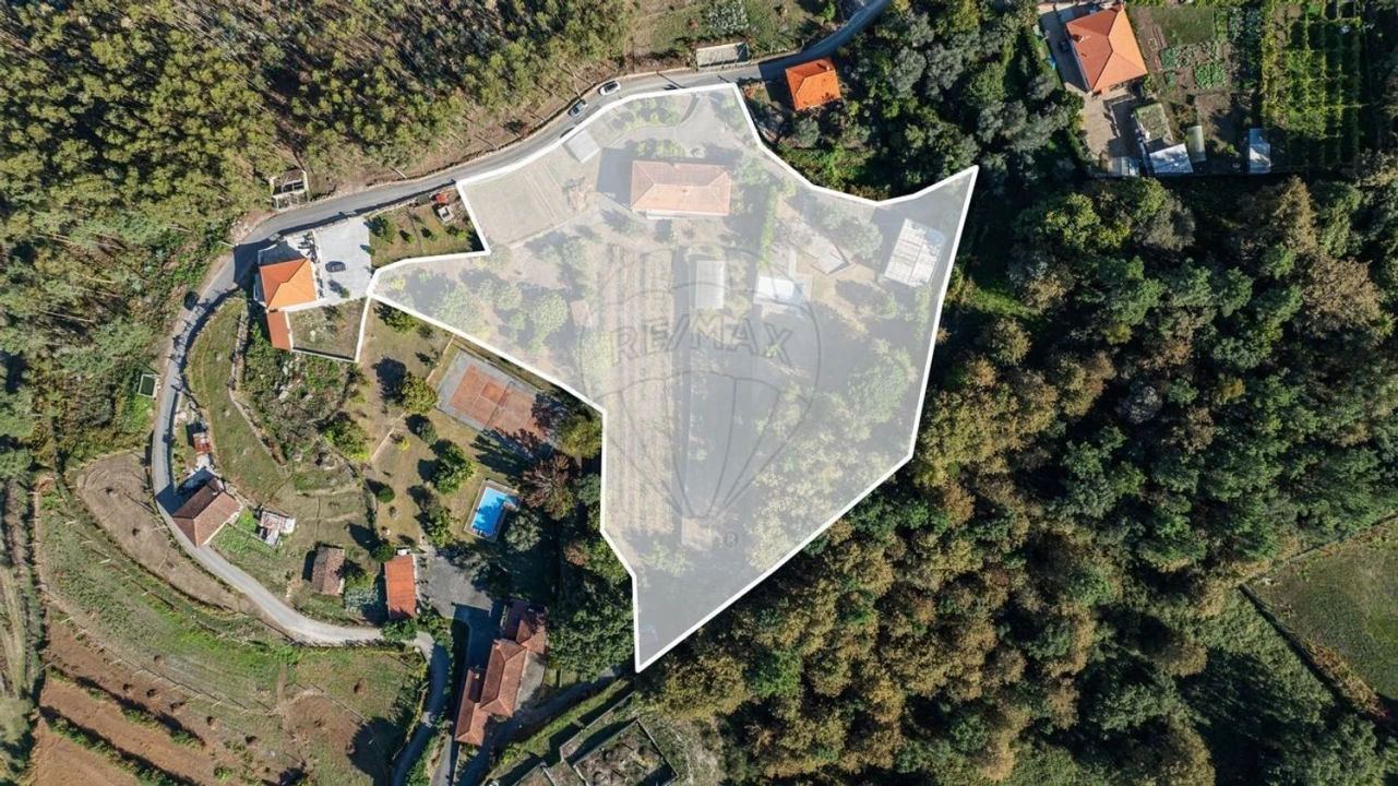 Moradia T4 para Venda em Águas Santas e Moure Foto 3