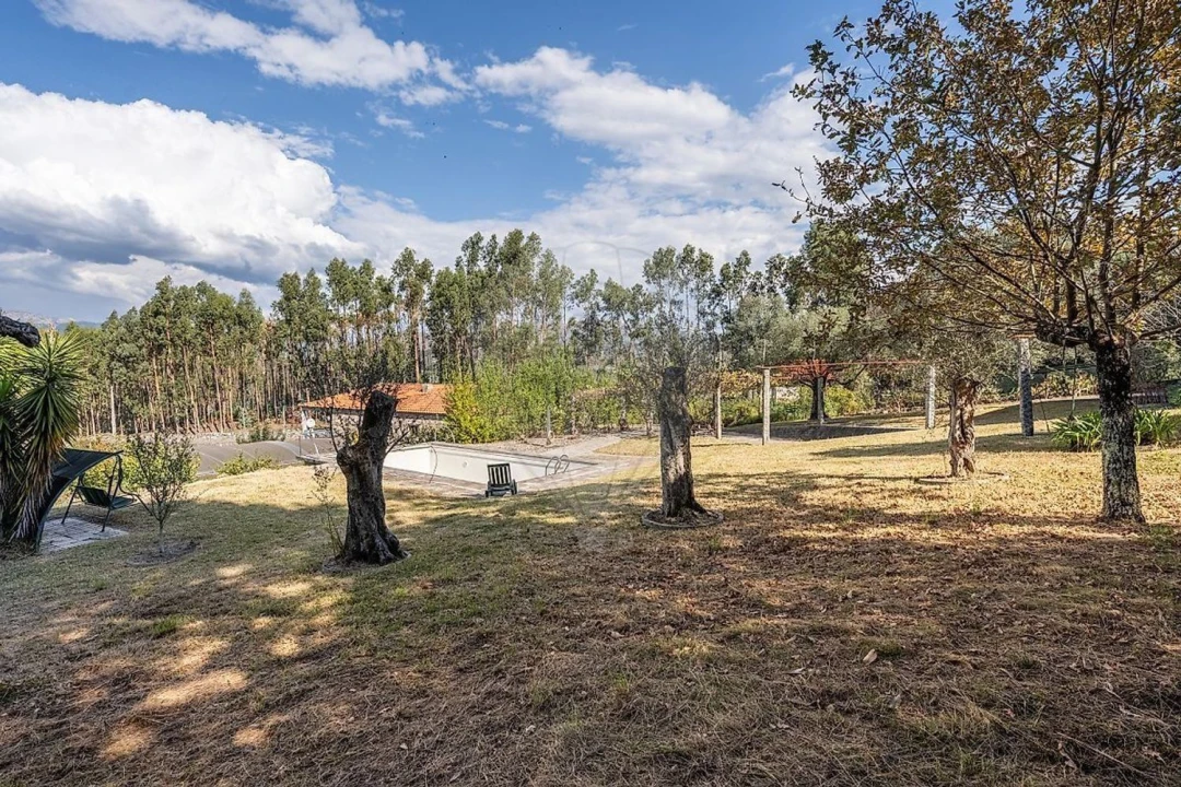 Moradia T4 para Venda em Águas Santas e Moure Foto 48