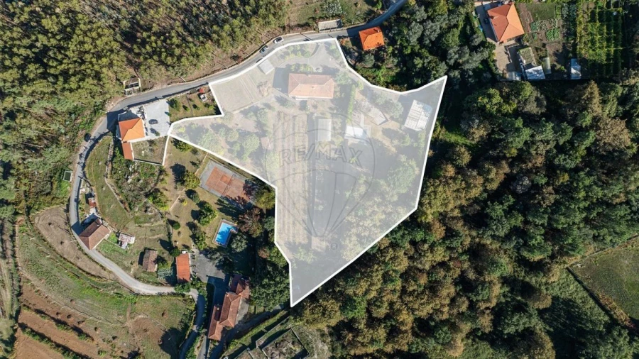 Moradia T4 para Venda em Águas Santas e Moure Foto 3