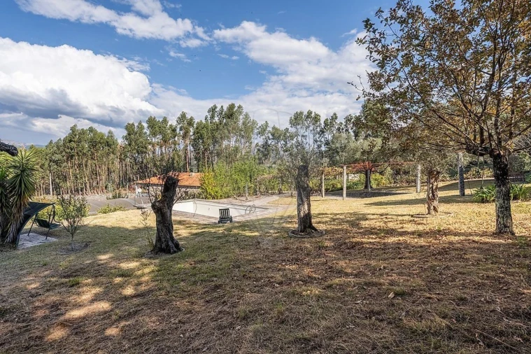 Moradia T4 para Venda em Águas Santas e Moure Foto 48