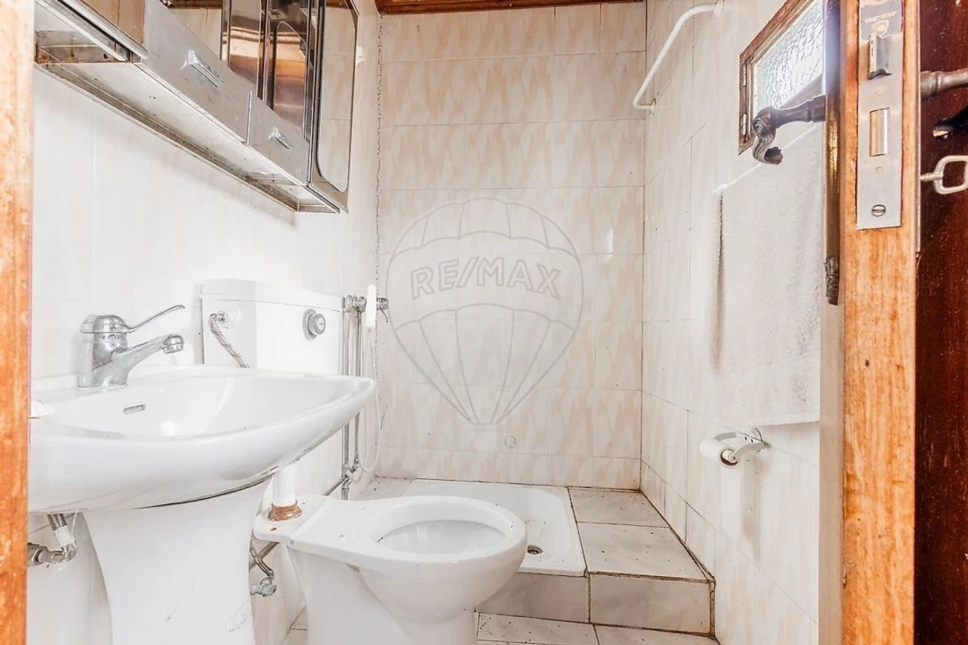 Moradia T2 para Venda em Bouro (Santa Marta) Foto 9