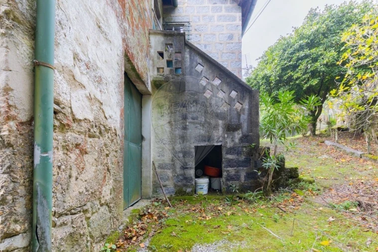 Moradia T2 para Venda em Bouro (Santa Marta) Foto 13