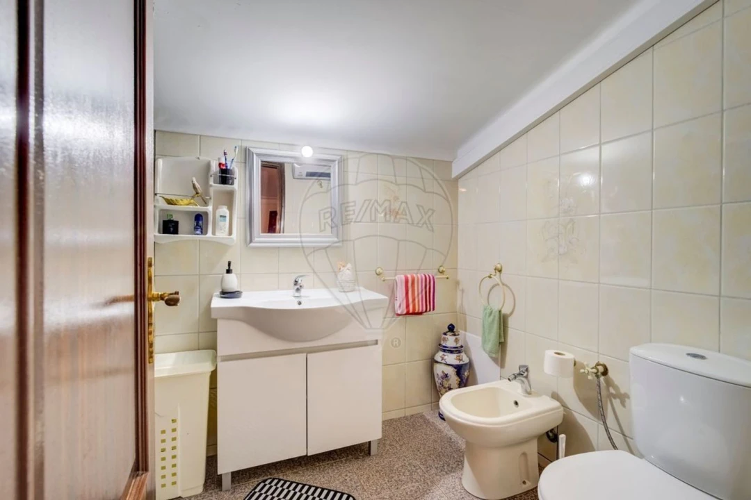 Moradia T8 para Venda em Vila Verde e Barbudo Foto 16