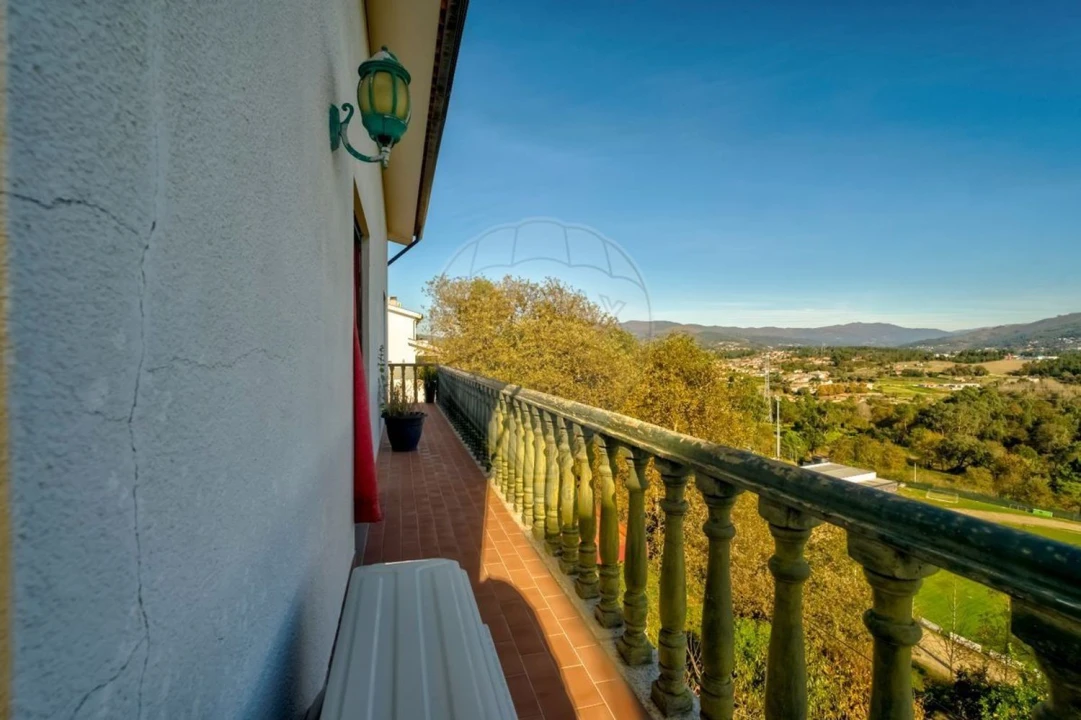 Moradia T8 para Venda em Vila Verde e Barbudo Foto 34