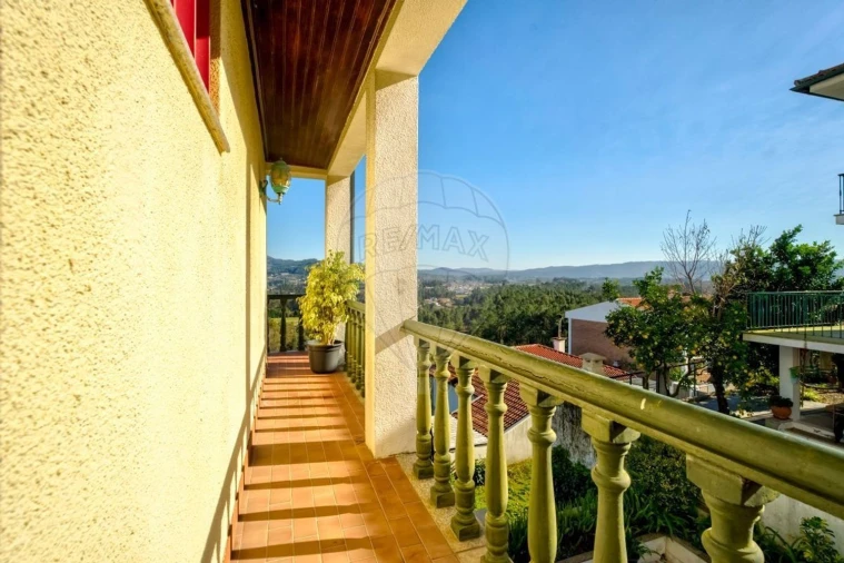 Moradia T8 para Venda em Vila Verde e Barbudo Foto 33