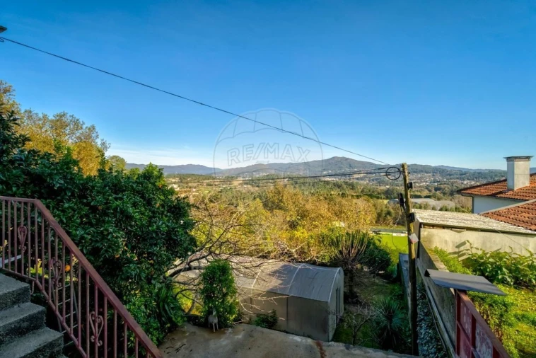 Moradia T8 para Venda em Vila Verde e Barbudo Foto 48