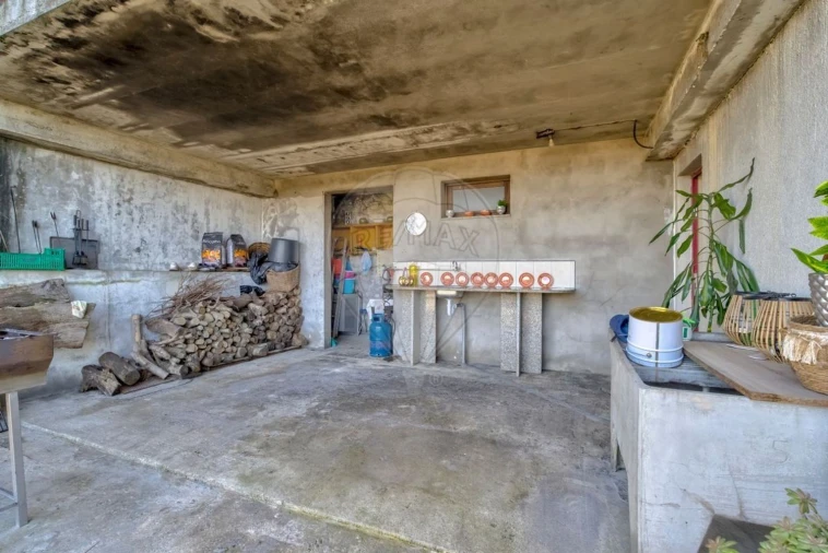 Moradia T8 para Venda em Vila Verde e Barbudo Foto 49