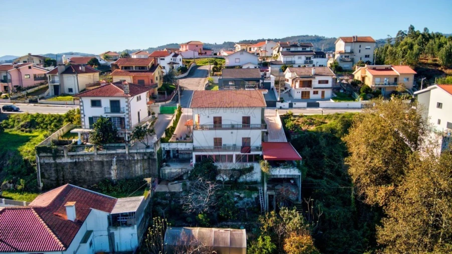 Moradia T8 para Venda em Vila Verde e Barbudo Foto 7