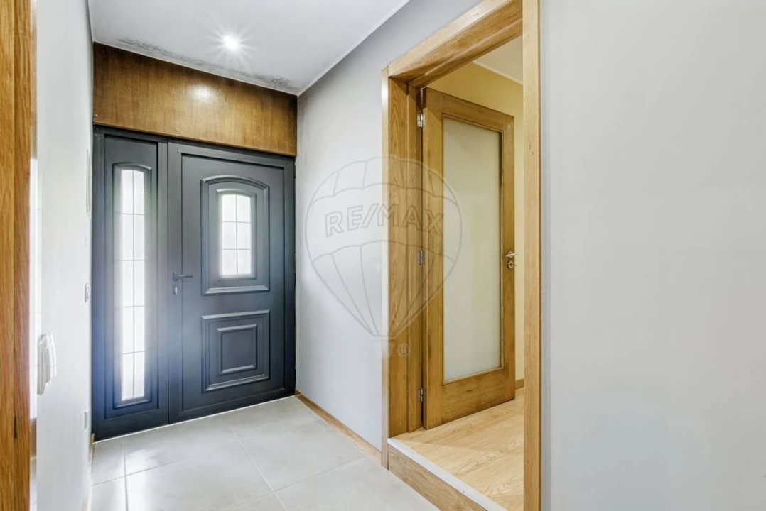 Moradia T2 para Venda em Selho (São Jorge) Foto 32