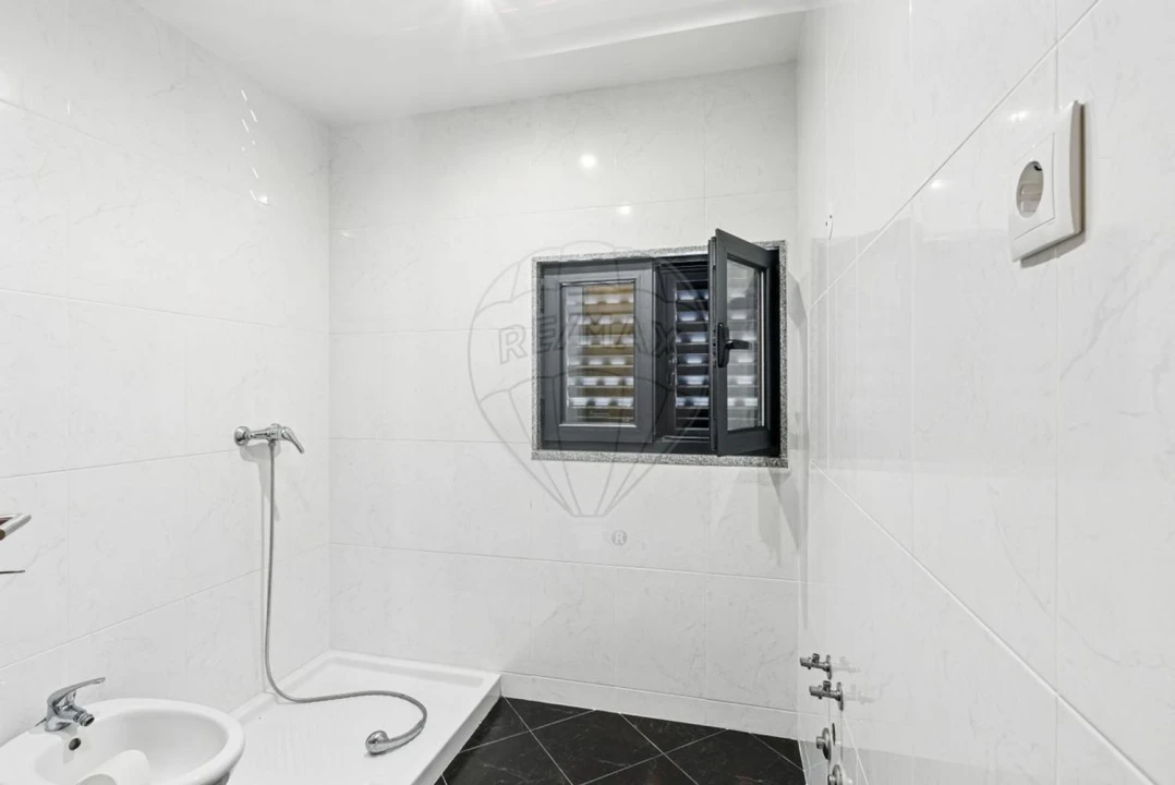 Moradia T2 para Venda em Selho (São Jorge) Foto 33