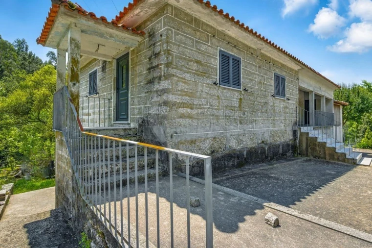 Moradia T2 para Venda em Selho (São Jorge) Foto 23