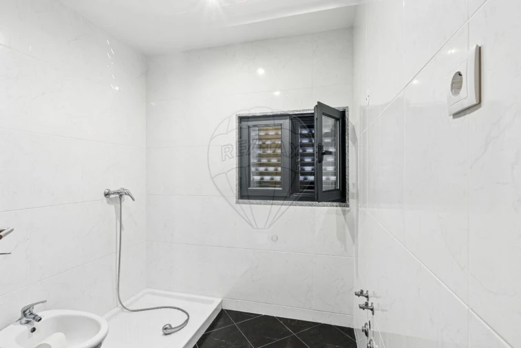 Moradia T2 para Venda em Selho (São Jorge) Foto 33