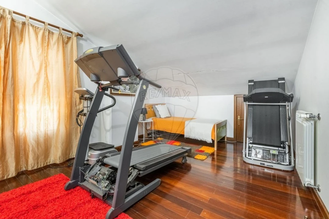 Moradia T3 para Venda em Gonça Foto 30