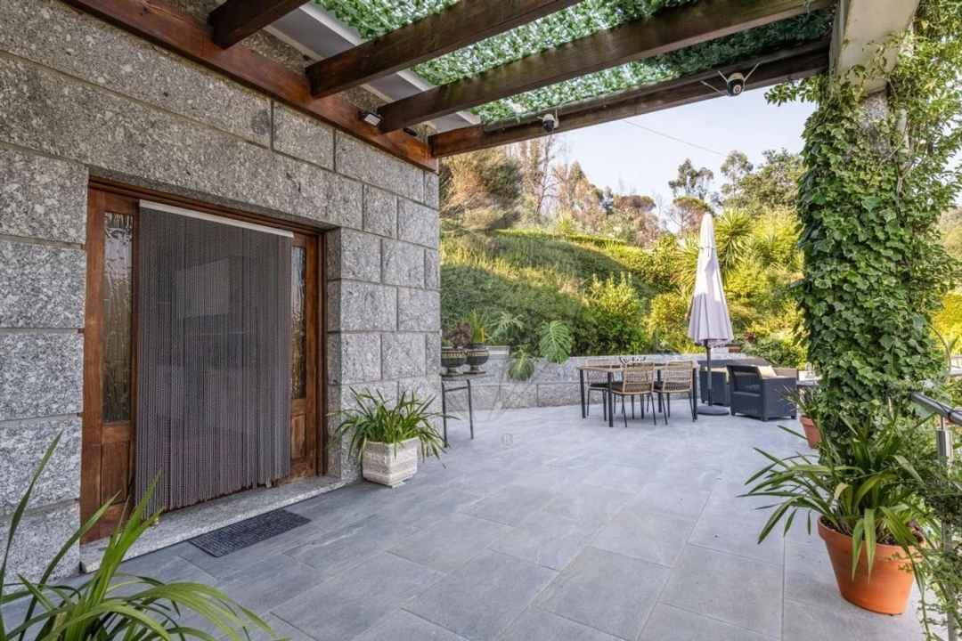 Moradia T3 para Venda em Gonça Foto 36