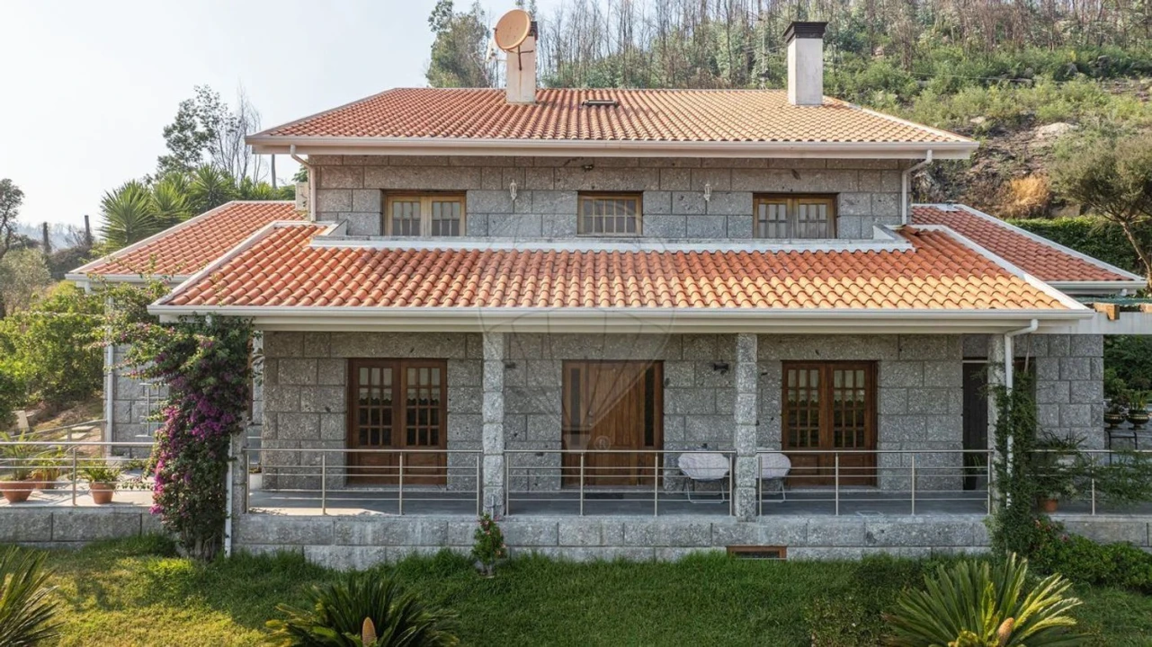 Moradia T3 para Venda em Gonça Foto 4