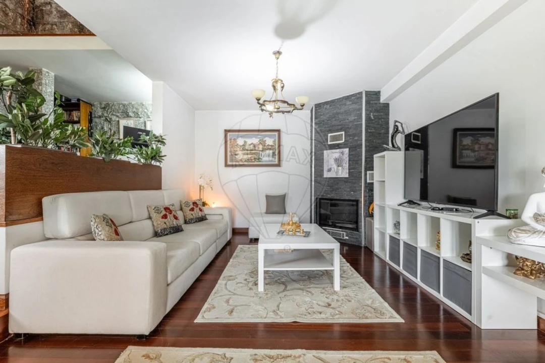 Moradia T3 para Venda em Gonça Foto 8