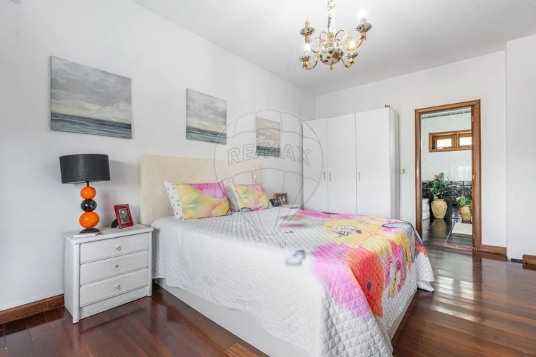 Moradia T3 para Venda em Gonça Foto 27