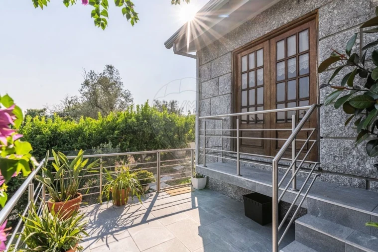 Moradia T3 para Venda em Gonça Foto 33