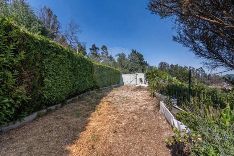 Moradia T3 para Venda em Gonça Foto 38