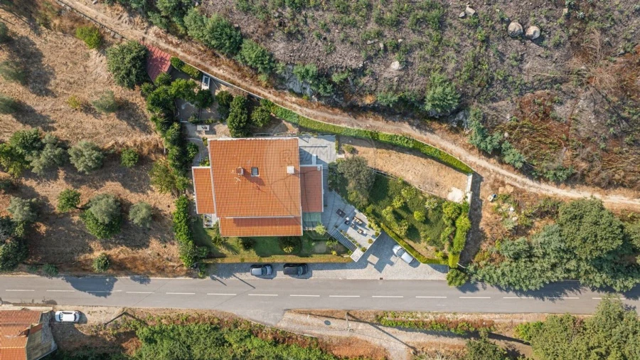 Moradia T3 para Venda em Gonça Foto 44