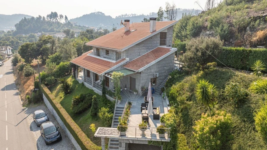 Moradia T3 para Venda em Gonça Foto 5