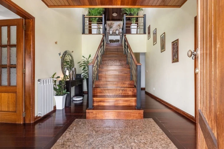 Moradia T3 para Venda em Gonça Foto 6