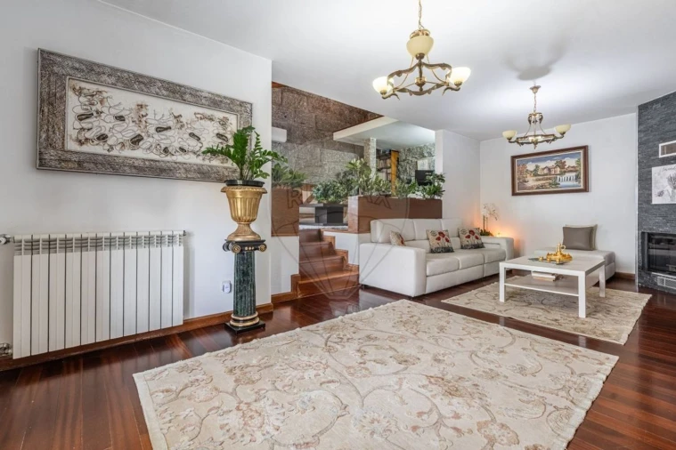 Moradia T3 para Venda em Gonça Foto 7