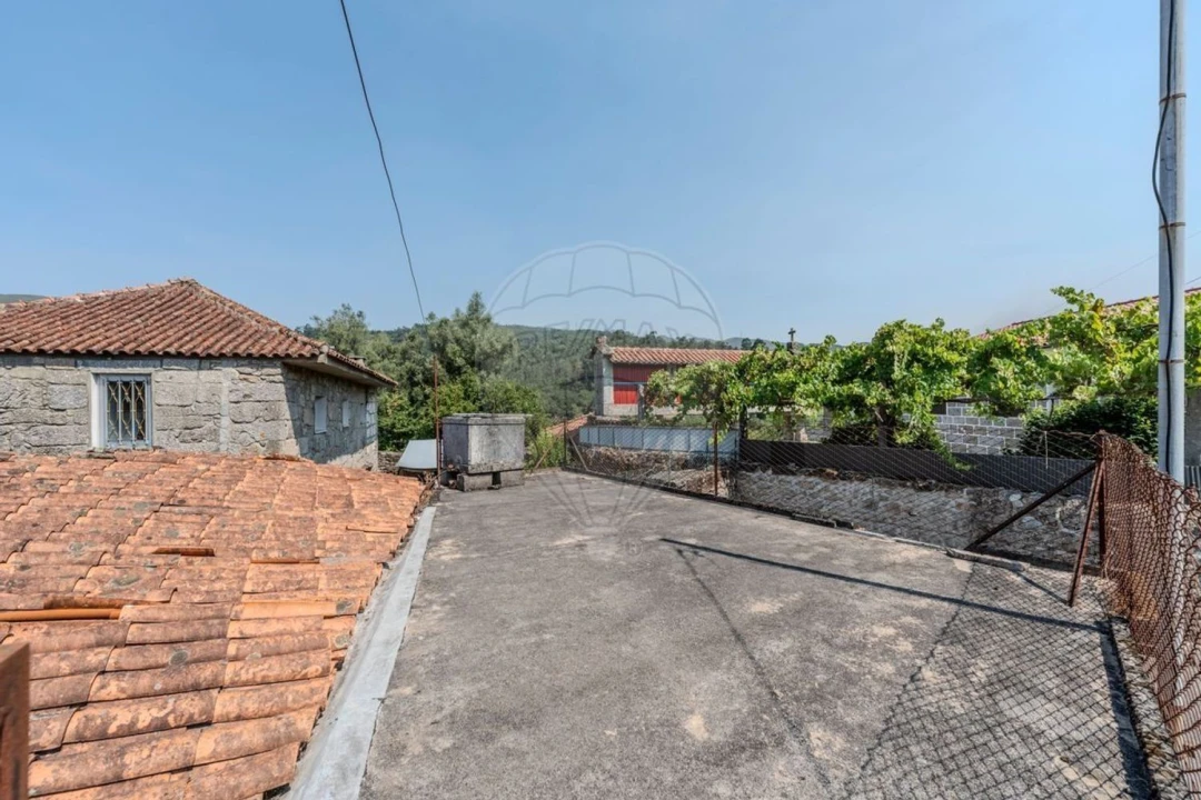 Moradia T3 para Venda em Souto Foto 24