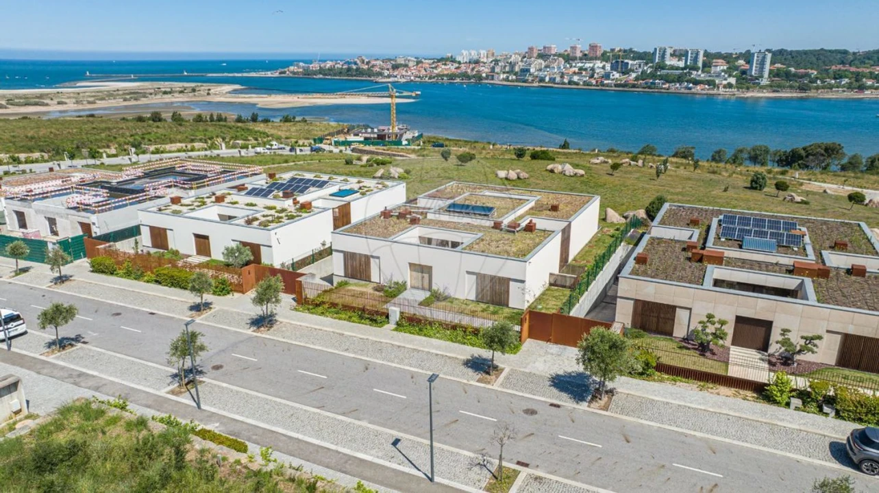 Moradia T4 para Venda em Canidelo Foto 5