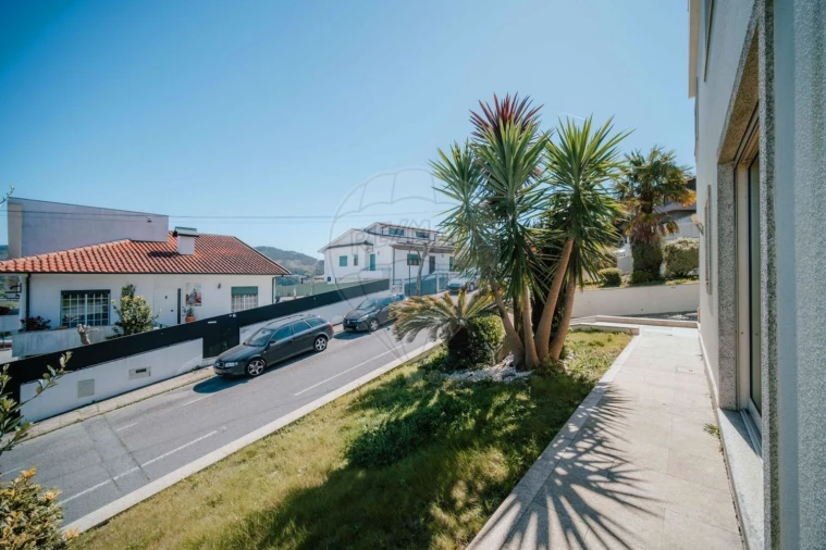 Moradia T3 para Venda em Aldão Foto 5