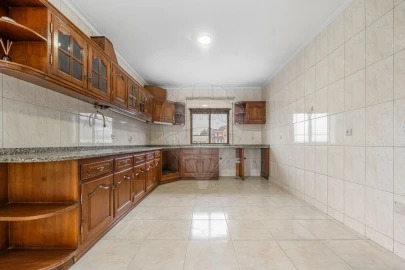 Moradia T4 para Venda em Lomar e Arcos